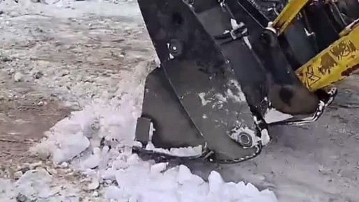 Лариса Поликанова: На расчистке города от снега сегодня будет задействовано 100 единиц техники