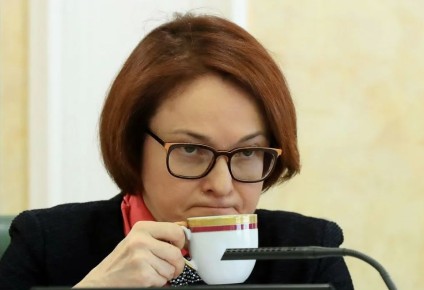 Центробанк усиливает контроль за денежными операциями граждан