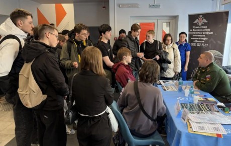 Около 80 соискателей и студентов посетили Ярмарку вакансий силовых структур в Магадане