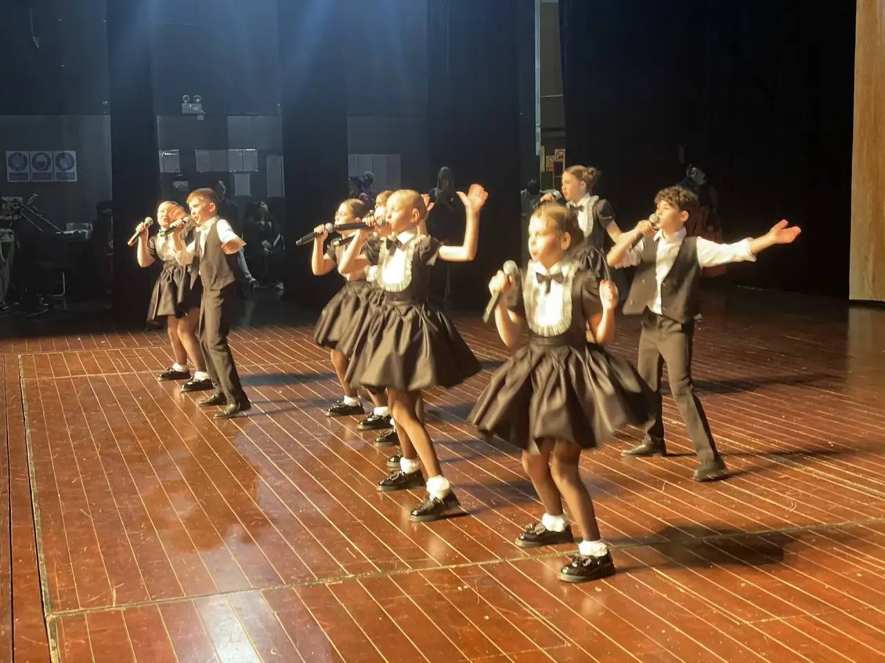 Лариса Поликанова: Не могу не поделиться радостью — наши магаданские звёздочки сверкнули на международном уровне! Лариса Поликанова: Не могу не поделиться радостью — наши магаданские звёздочки сверкнули на международном уровне!