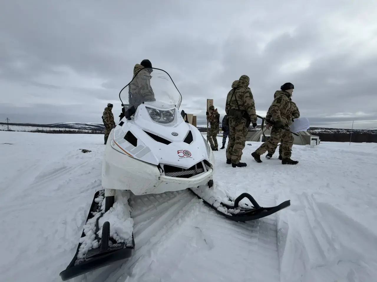 Сергей Носов: Уважаемые сотрудники, военнослужащие и ветераны федеральной службы войск национальной гвардии Российской Федерации! Сергей Носов: Уважаемые сотрудники, военнослужащие и ветераны федеральной службы войск национальной гвардии Российской Федерации!