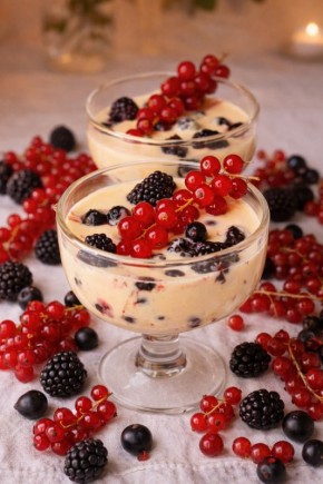 Сладкое удовольствие: сабайон с ягодами