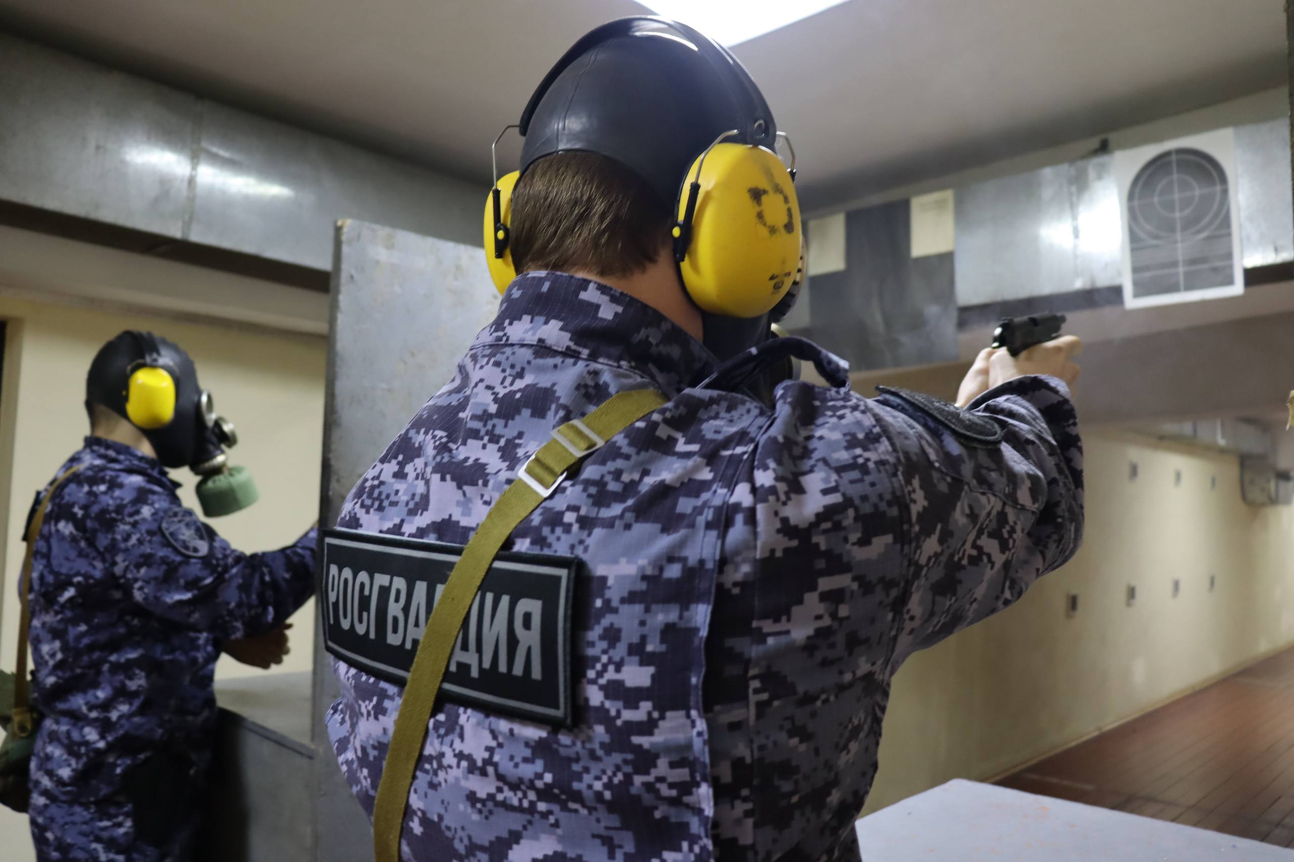 Сергей Носов: Уважаемые сотрудники, военнослужащие и ветераны федеральной службы войск национальной гвардии Российской Федерации! Сергей Носов: Уважаемые сотрудники, военнослужащие и ветераны федеральной службы войск национальной гвардии Российской Федерации!