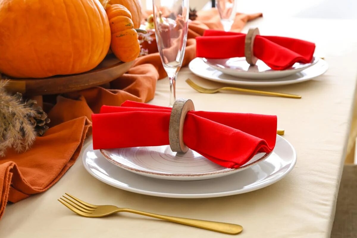 Как вернуть к жизни скатерть: секреты удаления пятен