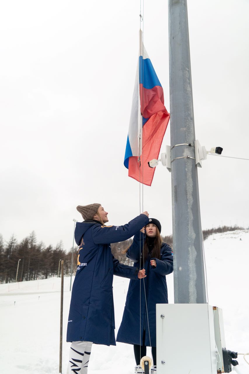 Этапы Кубка России по сноуборд-кроссу торжественно открыли в Магадане