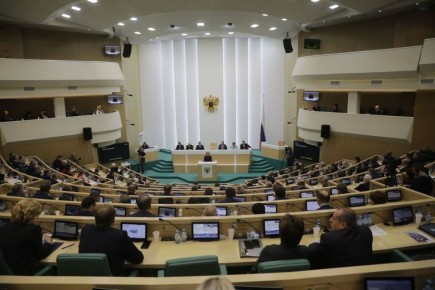 Совфед поддержал закон об отмене испытательного срока для матерей с детьми до трех лет