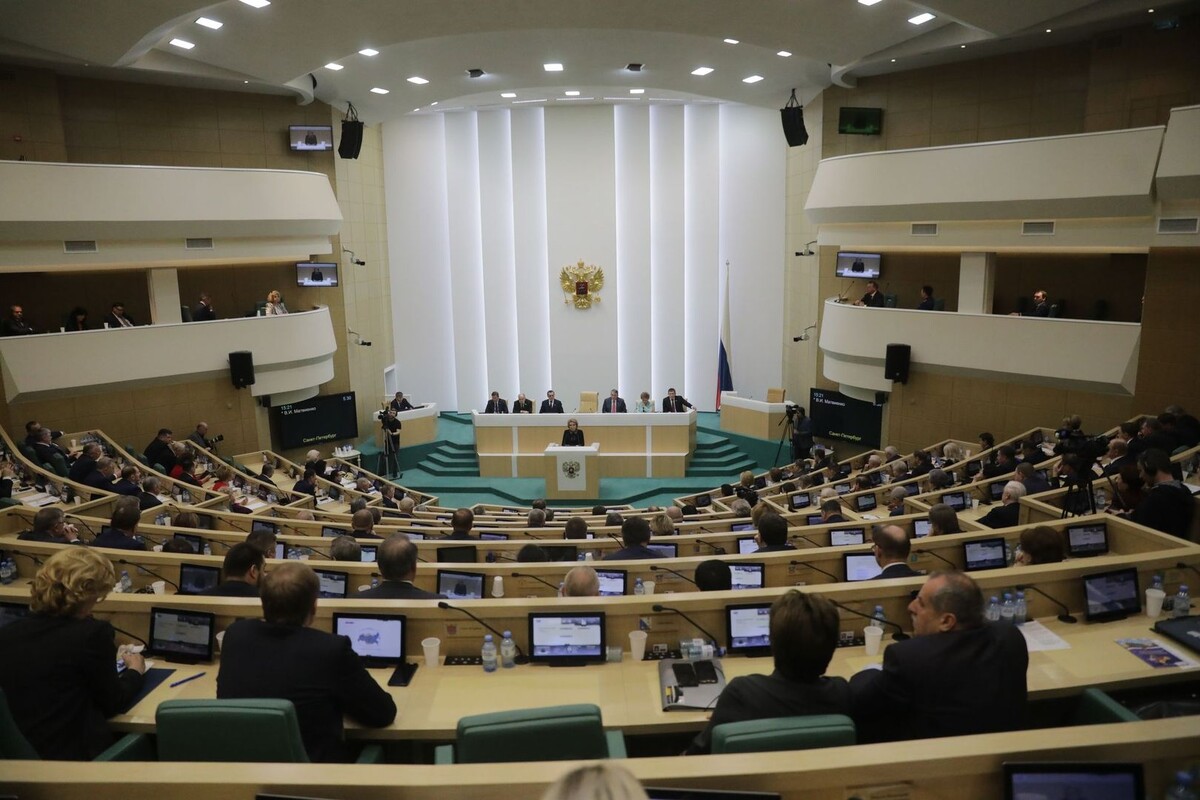 Совфед поддержал закон об отмене испытательного срока для матерей с детьми до трех лет