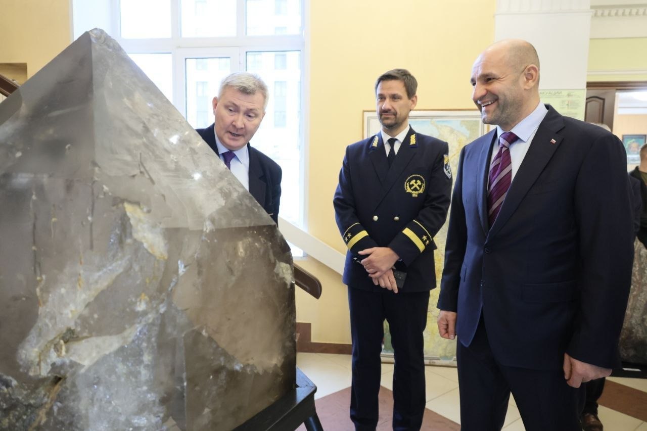 Артём Жога: Поздравляю всех геологов и ветеранов профессии с праздником! Артём Жога: Поздравляю всех геологов и ветеранов профессии с праздником!