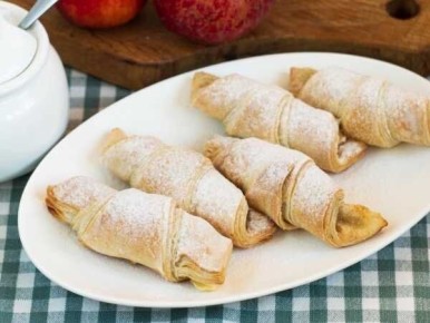 Вкусные рогалики с яблоками