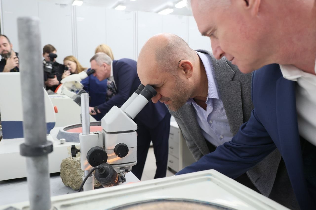 Артём Жога: Поздравляю всех геологов и ветеранов профессии с праздником! Артём Жога: Поздравляю всех геологов и ветеранов профессии с праздником!