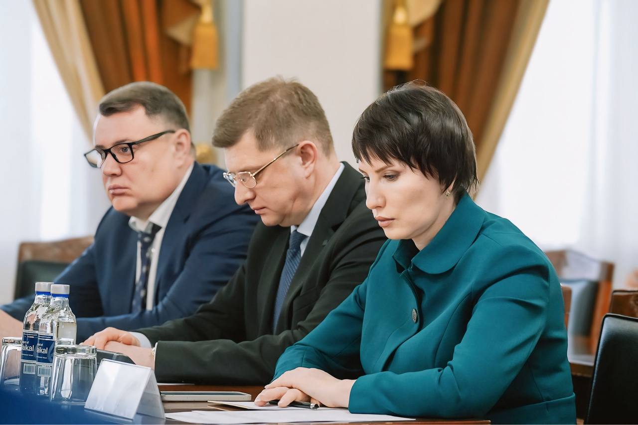 Лариса Поликанова: Под председательством полномочного представителя Президента РФ в ДФО Юрия Петровича Трутнева прошло важное совещание по реализации мастерплана Магадана Лариса Поликанова: Под председательством полномочного представителя Президента РФ в ДФО Юрия Петровича Трутнева прошло важное совещание по реализации мастерплана Магадана