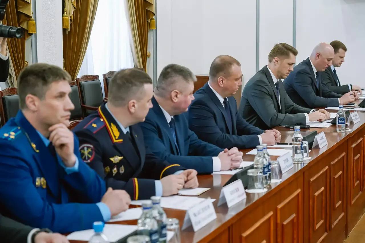 Лариса Поликанова: Под председательством полномочного представителя Президента РФ в ДФО Юрия Петровича Трутнева прошло важное совещание по реализации мастерплана Магадана Лариса Поликанова: Под председательством полномочного представителя Президента РФ в ДФО Юрия Петровича Трутнева прошло важное совещание по реализации мастерплана Магадана