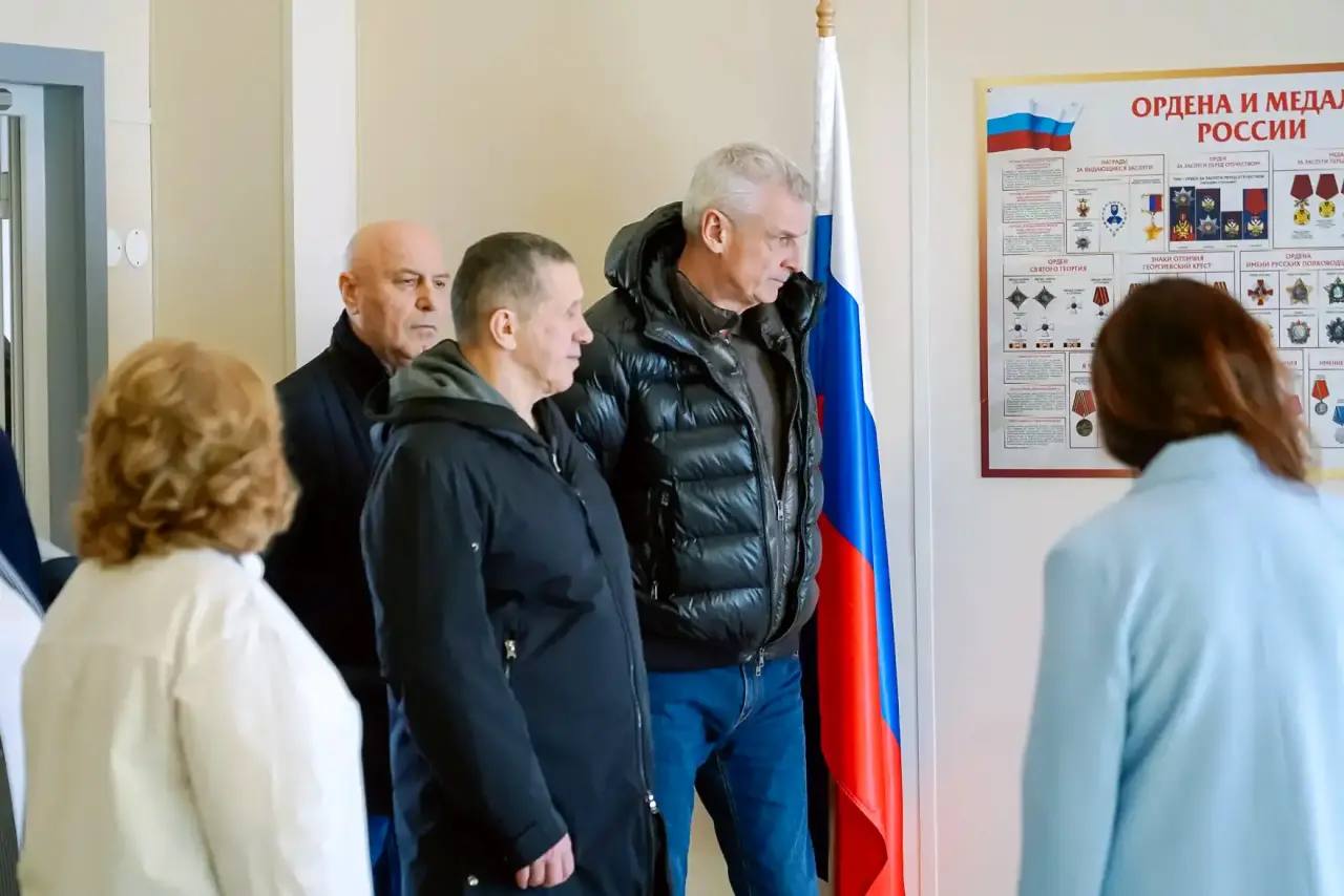 Юрий Трутнев проинспектировал ключевые социальные объекты в поселке Талая Юрий Трутнев проинспектировал ключевые социальные объекты в поселке Талая