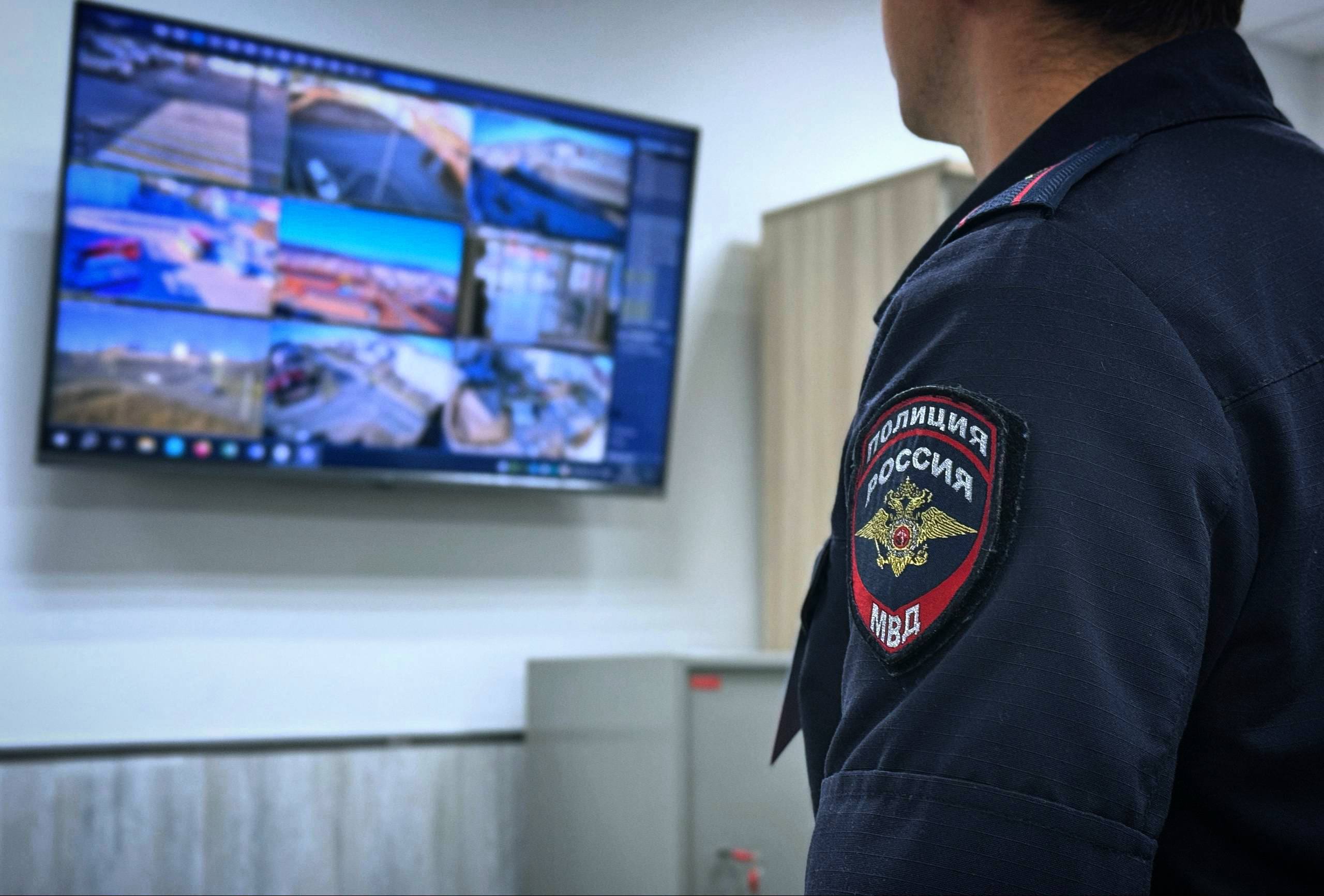 В Магадане полицейские обеспечили правопорядок в период проведения повторных выборов депутатов в городскую Думу В Магадане полицейские обеспечили правопорядок в период проведения повторных выборов депутатов в городскую Думу