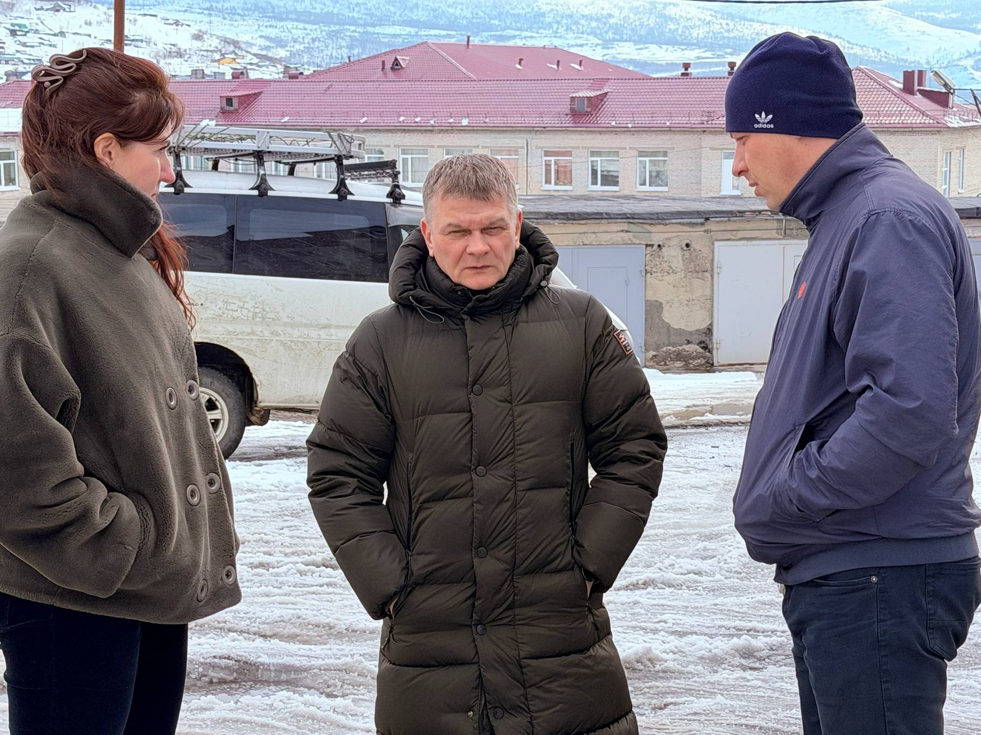По результатам встречи председателя Магаданской городской Думы, депутата партии «Единая Россия» Сергея Смирнова с жителями микрорайона Нагаево на базе 21-й школы наиболее острая проблема выявлена у дома № 25/21 по улице...