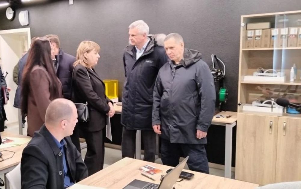 Ветераны СВО осваивают современные технологии в центре опережающей профподготовки в Магадане Ветераны СВО осваивают современные технологии в центре опережающей профподготовки в Магадане