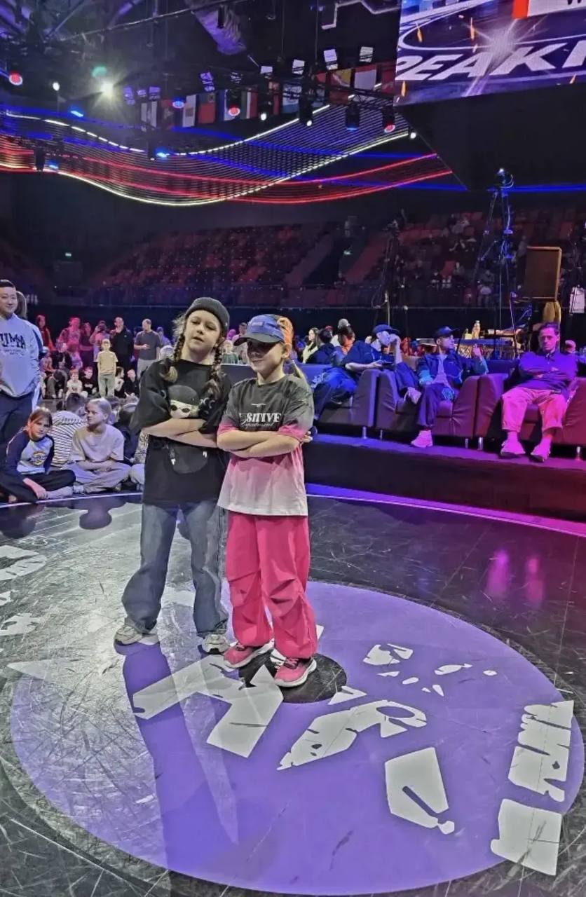 Лариса Поликанова: Наша землячка, ученица гимназии № 30 Ева Бородкина (творческий псевдоним EvaStar), блестяще выступила на первенстве России по брейкдансу и вошла в десятку лучших спортсменок в категории «Девочки 7–9 лет» Лариса Поликанова: Наша землячка, ученица гимназии № 30 Ева Бородкина (творческий псевдоним EvaStar), блестяще выступила на первенстве России по брейкдансу и вошла в десятку лучших спортсменок в категории «Девочки 7–9 лет»