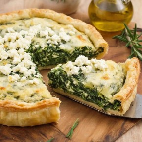 Неповторимый пирог со шпинатом: два варианта для каждого повара