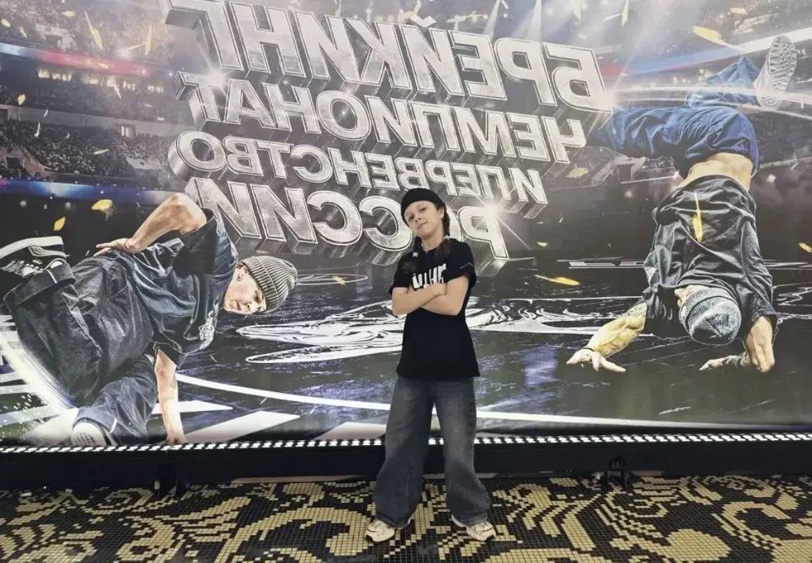 Лариса Поликанова: Наша землячка, ученица гимназии № 30 Ева Бородкина (творческий псевдоним EvaStar), блестяще выступила на первенстве России по брейкдансу и вошла в десятку лучших спортсменок в категории «Девочки 7–9 лет»