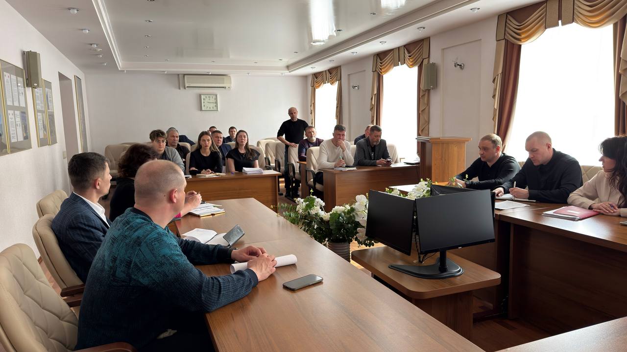 Лариса Поликанова: На оперативном совещании директор «Спецавтохозяйства» Анатолий Высочин доложил, что график вывоза ТКО практически восстановлен Лариса Поликанова: На оперативном совещании директор «Спецавтохозяйства» Анатолий Высочин доложил, что график вывоза ТКО практически восстановлен