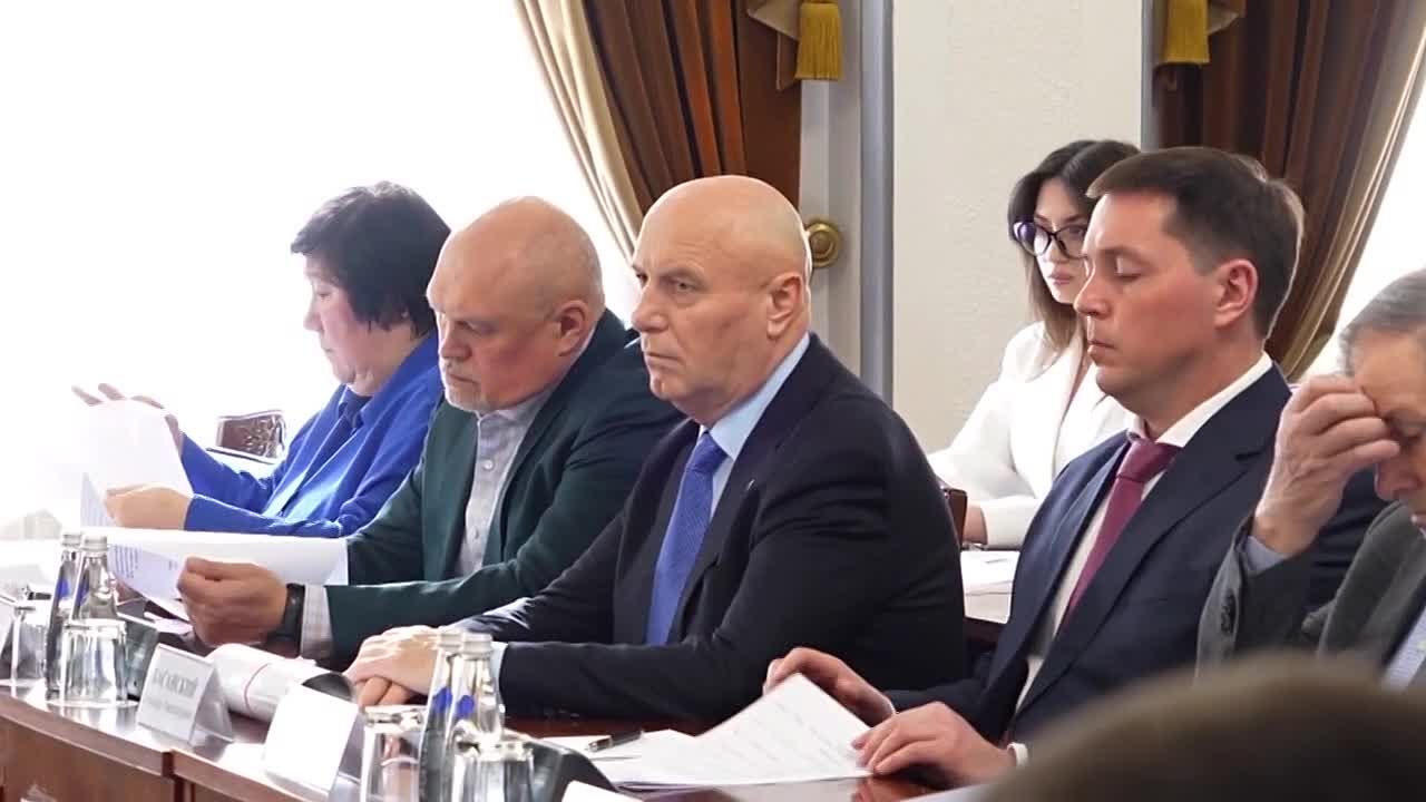 Полпред ДФО Юрий Трутнев провел совещание по реализации крупных инвестиционных проектов на территории Магаданской области и созданию условий для их функционирования