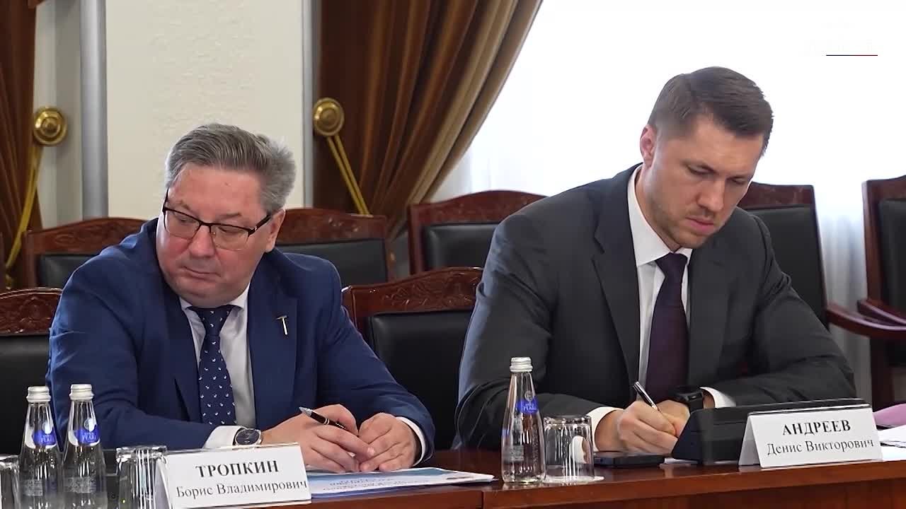 Юрий Трутнев провел совещание по реализации крупных инвестпроектов на территории Магаданской области