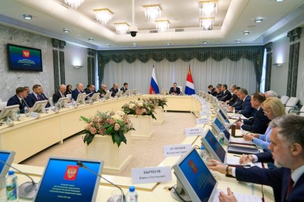 Сергей Носов: Новую Стратегию социальноэкономического развития ДФО, готовность к сезону паводков и пожаров и проведение ВЭФ2026 обсудили на заседании Совета Дальневосточного федерального округа во Владивостоке под...