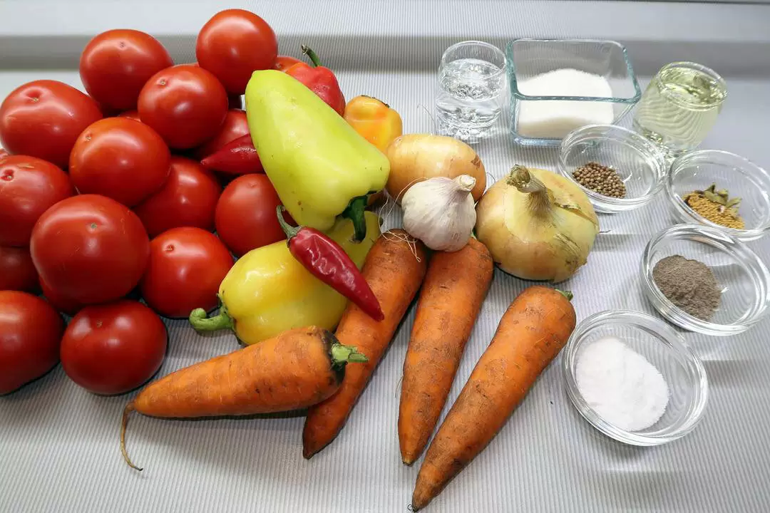 Помидоры по-корейски: простая закуска на зиму