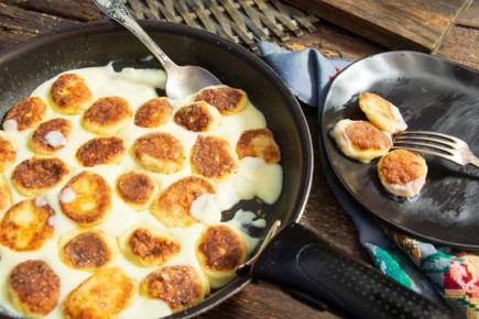 Погрузитесь в мир вкуса: сырники с заварным кремом на завтрак