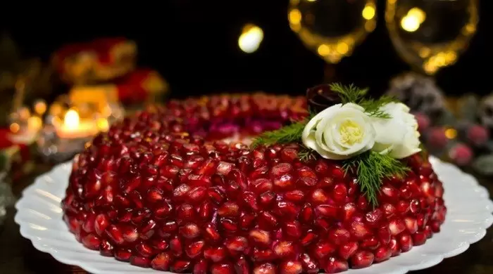 Как приготовить эффектный салат «Гранатовый браслет»