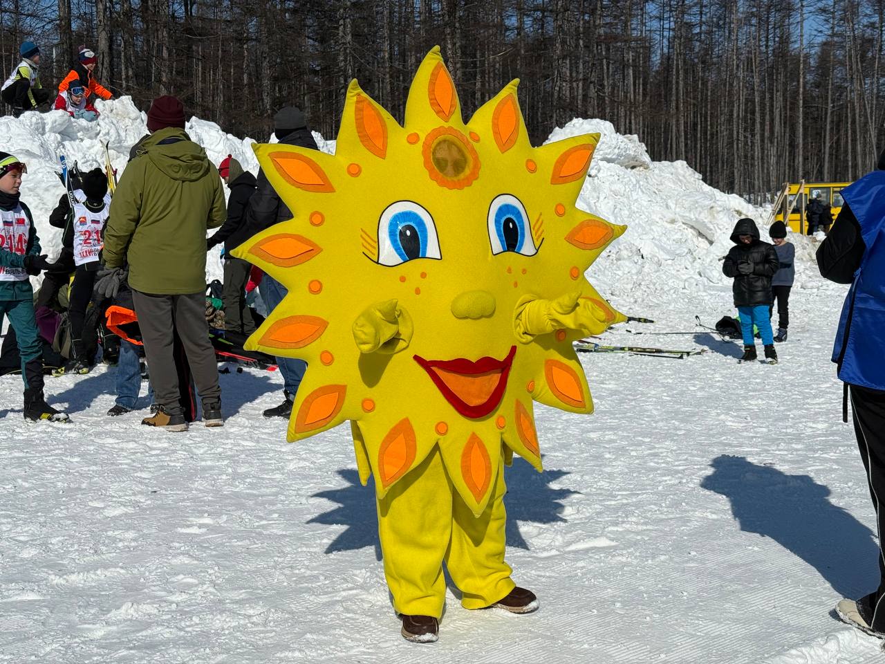 В Магадане состоялось торжественное открытие универсального лыжного стадиона имени Елены Вяльбе — выдающейся российской лыжницы, трёхкратной олимпийской чемпионки и 14-кратной чемпионки мира В Магадане состоялось торжественное открытие универсального лыжного стадиона имени Елены Вяльбе — выдающейся российской лыжницы, трёхкратной олимпийской чемпионки и 14-кратной чемпионки мира