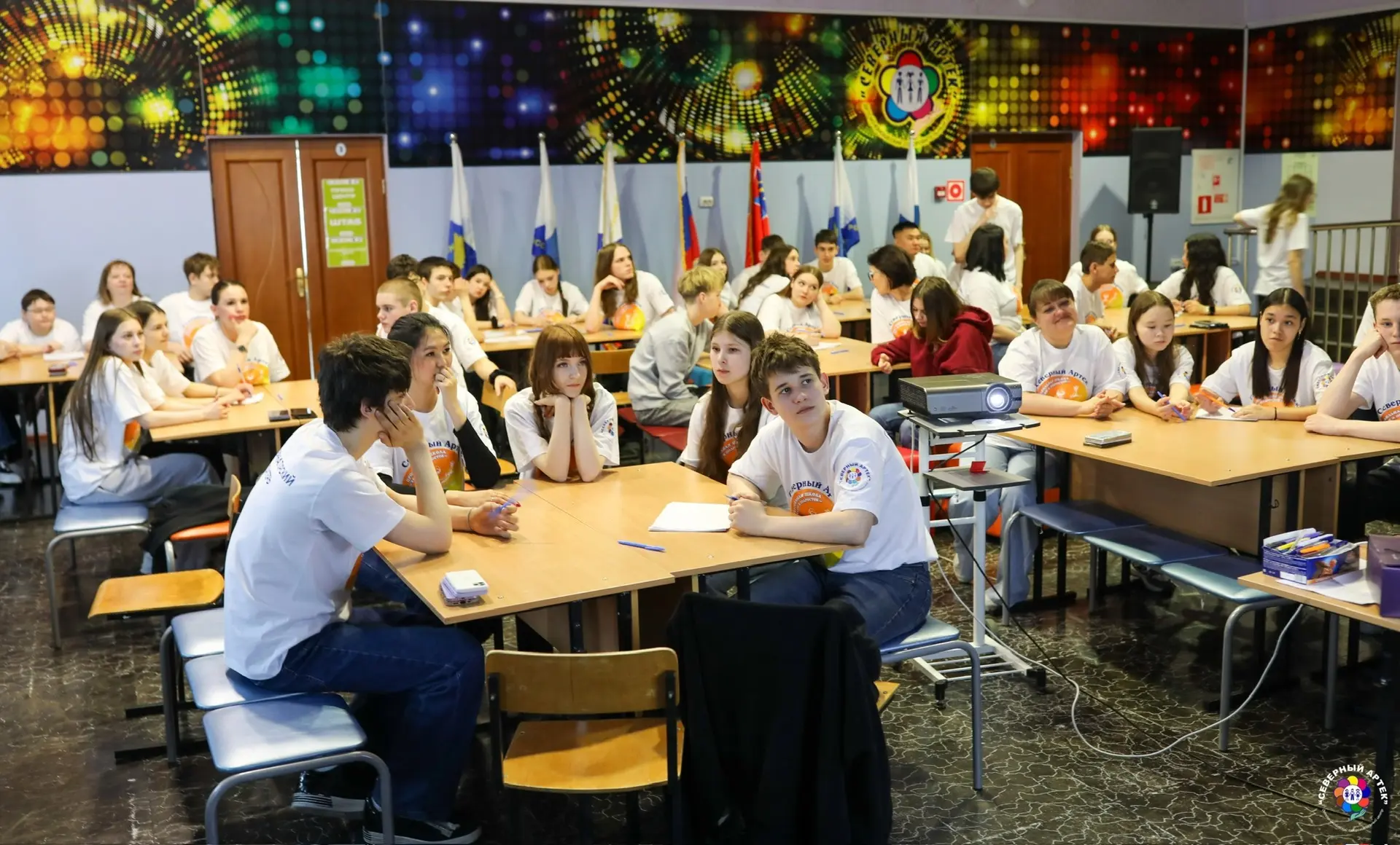 В Магадане в детском лагере «Северный Артек» полицейские стали участниками профильной смены для юных правоведов «Закон и подросток»