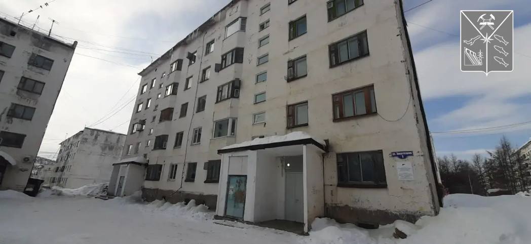 Специалисты регионального минстроя и департамента имущественных и земельных отношений Магаданской области проводят обследование пустующих квартир на Колыме