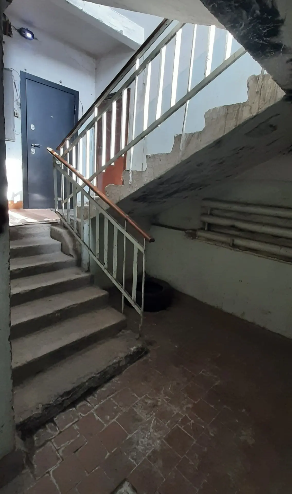 Специалисты регионального минстроя и департамента имущественных и земельных отношений Магаданской области проводят обследование пустующих квартир на Колыме Специалисты регионального минстроя и департамента имущественных и земельных отношений Магаданской области проводят обследование пустующих квартир на Колыме