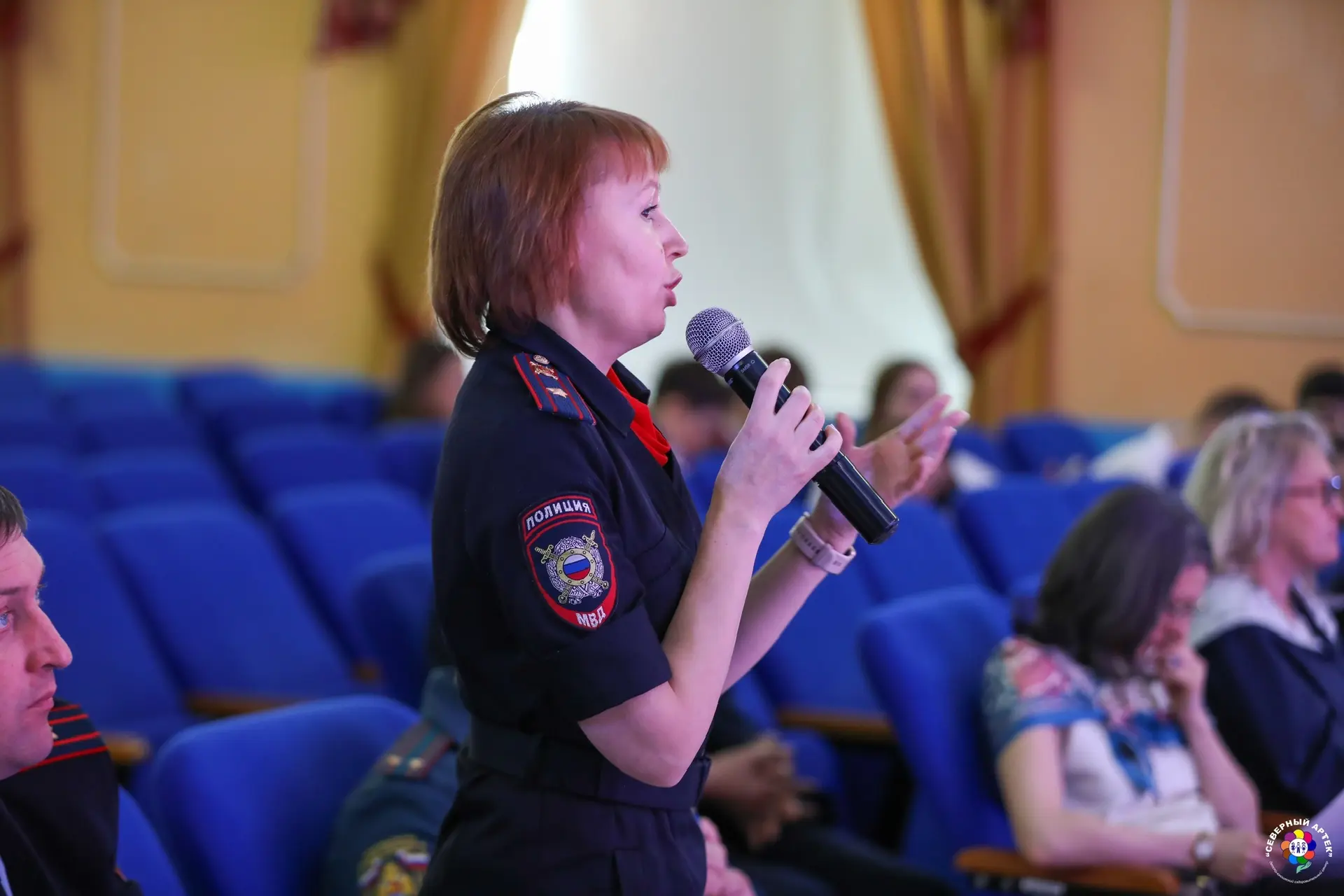 В Магадане в детском лагере «Северный Артек» полицейские стали участниками профильной смены для юных правоведов «Закон и подросток» В Магадане в детском лагере «Северный Артек» полицейские стали участниками профильной смены для юных правоведов «Закон и подросток»