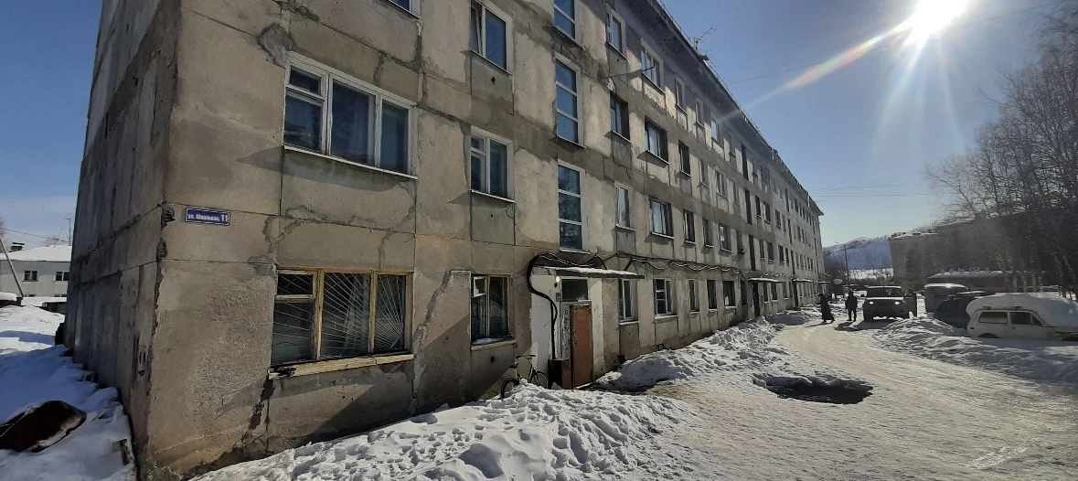 Специалисты регионального минстроя и департамента имущественных и земельных отношений Магаданской области проводят обследование пустующих квартир на Колыме Специалисты регионального минстроя и департамента имущественных и земельных отношений Магаданской области проводят обследование пустующих квартир на Колыме