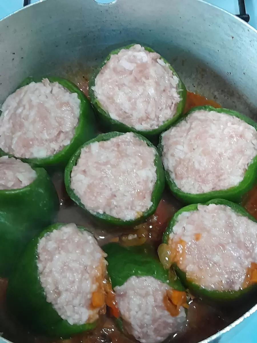 Удивительные рецепты: как болгарские перцы становятся великолепным блюдом