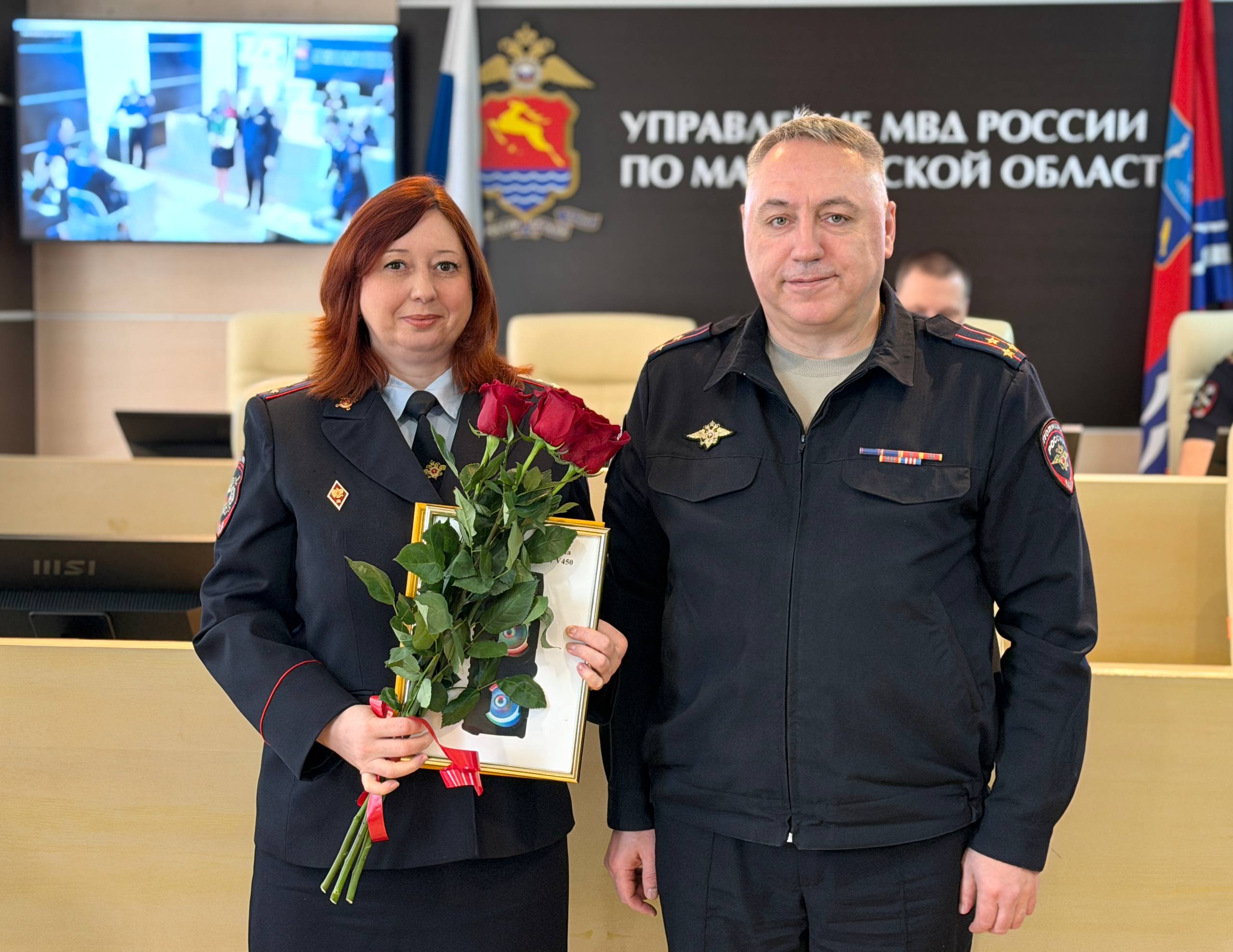 В полиции Колымы наградили победителей регионального этапа конкурса музыкального творчества «Щит и лира», а также вручили первые погоны молодым сотрудникам В полиции Колымы наградили победителей регионального этапа конкурса музыкального творчества «Щит и лира», а также вручили первые погоны молодым сотрудникам