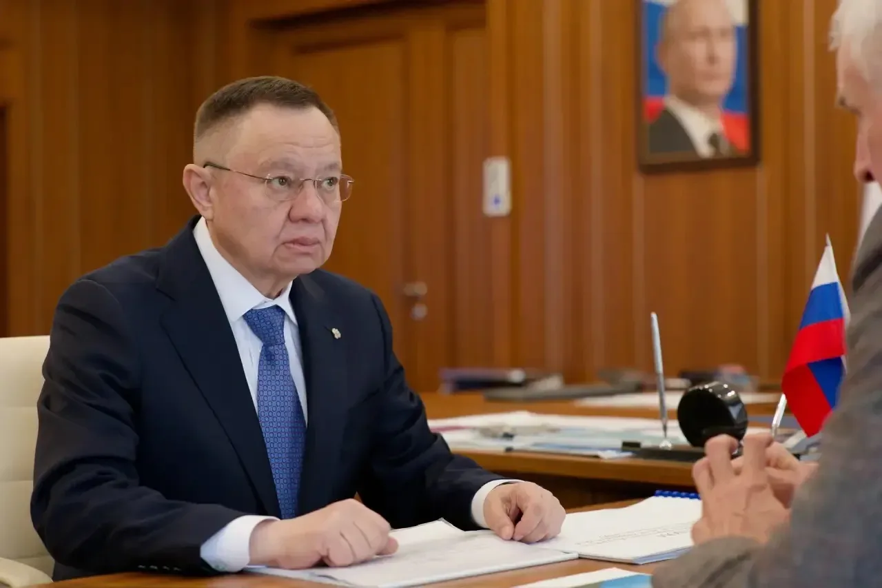 Глава Минстроя России провел рабочую встречу с губернатором Магаданской области Глава Минстроя России провел рабочую встречу с губернатором Магаданской области