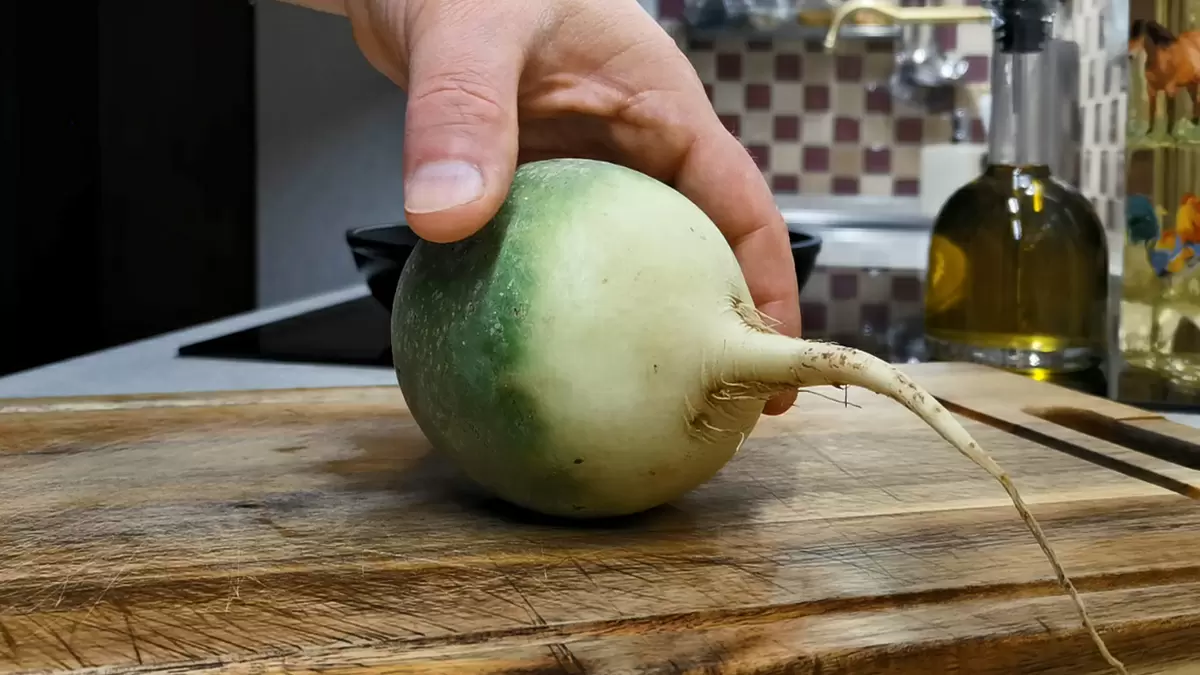 Незаменимый салат из редьки, который пора попробовать всем