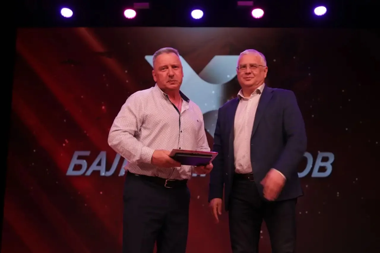 В рамках X юбилейного «Бала чемпионов» были вручены награды «Тренер года – 2026» выдающимся наставникам, воспитавшим не одно поколение спортсменов В рамках X юбилейного «Бала чемпионов» были вручены награды «Тренер года – 2026» выдающимся наставникам, воспитавшим не одно поколение спортсменов