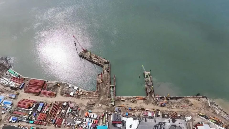 В Магадане продолжается строительство Морского туристического центра В Магадане продолжается строительство Морского туристического центра
