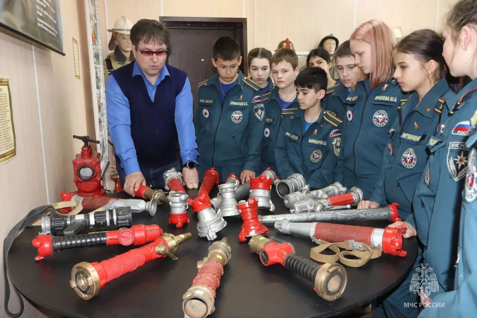 Через годы, сквозь огонь и воду: в Магадане открылась выставка об истории пожарной охраны Колымы