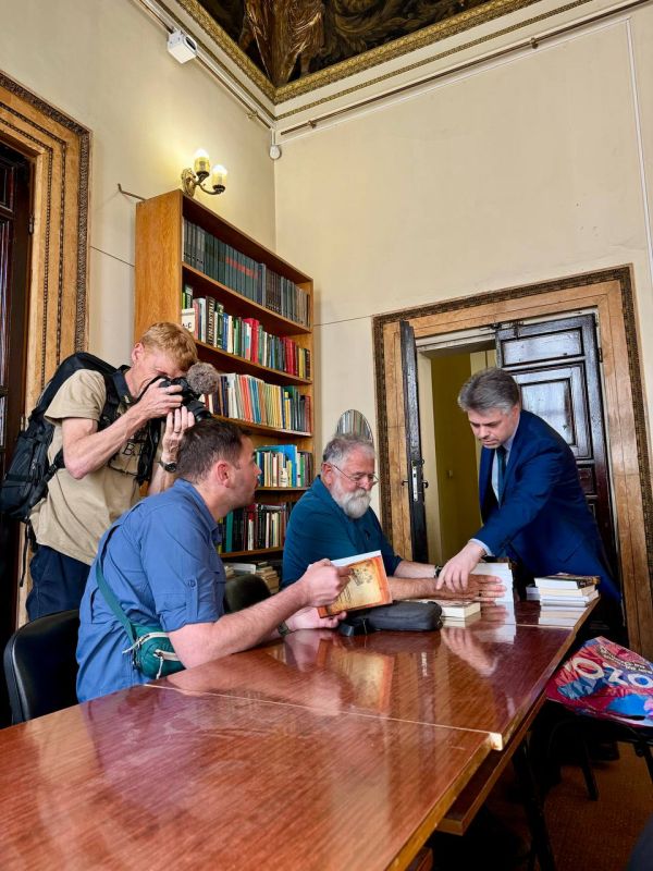 Южноафриканский режиссер Йохан Баденхорст посетил Институт Африки РАН в рамках работы над документальным фильмом о России