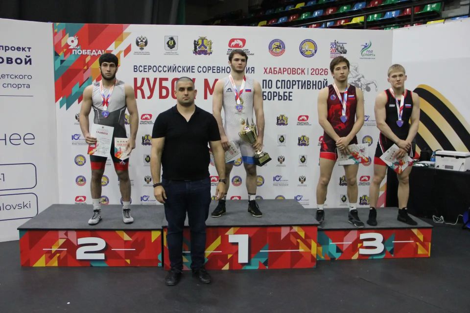 Иван Дунин взял бронзу на всероссийских соревнованиях по греко-римской борьбе среди юниоров до 21 года