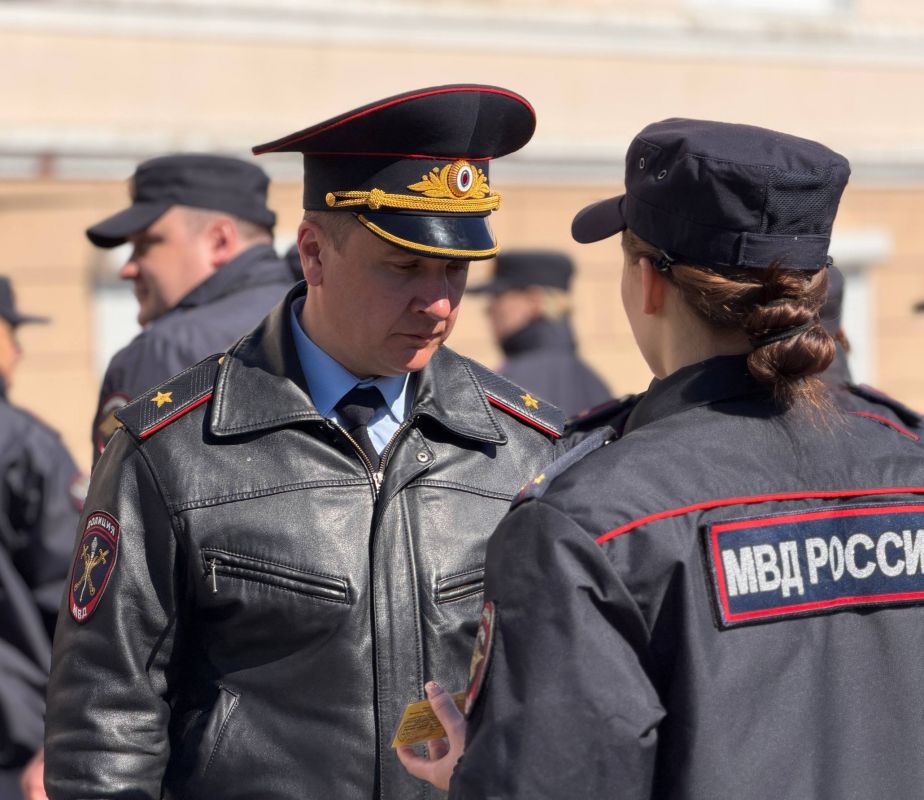 В Магадане прошел строевой смотр подразделений регионального Управления МВД России В Магадане прошел строевой смотр подразделений регионального Управления МВД России