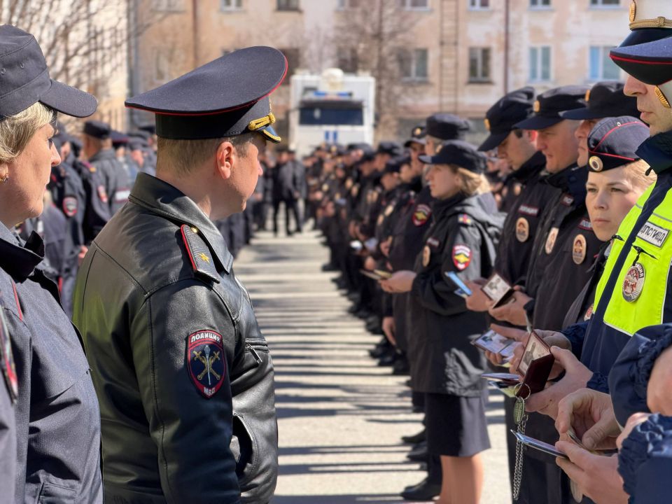В Магадане прошел строевой смотр подразделений регионального Управления МВД России В Магадане прошел строевой смотр подразделений регионального Управления МВД России