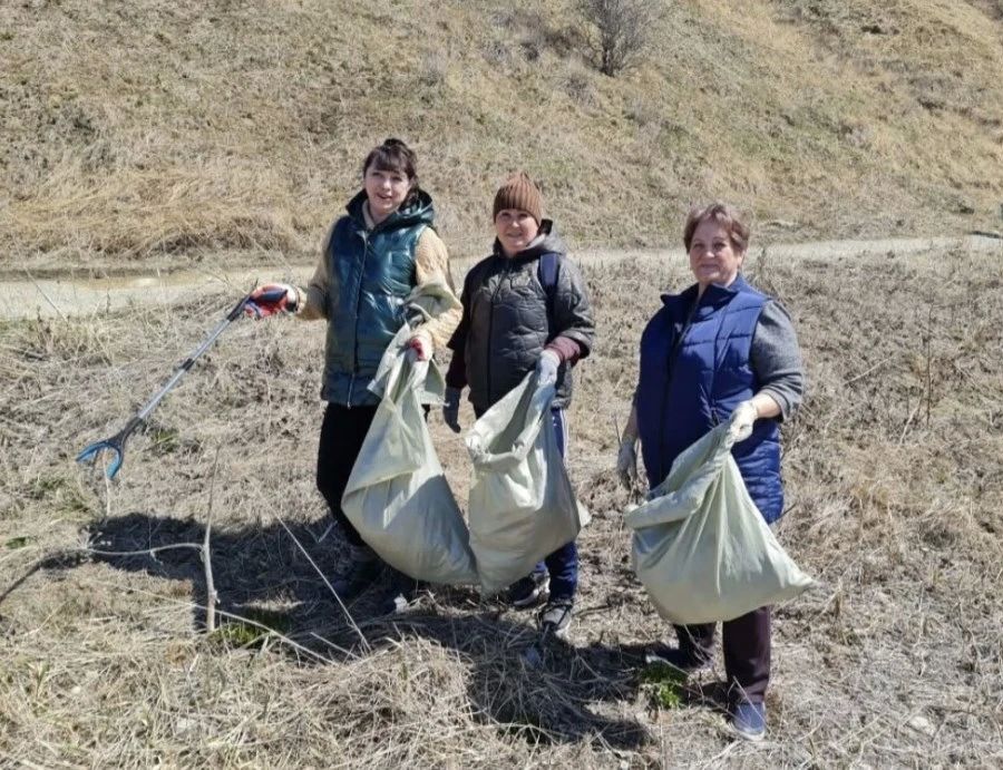 Колымчане провели субботники на Нюклинской косе Колымчане провели субботники на Нюклинской косе