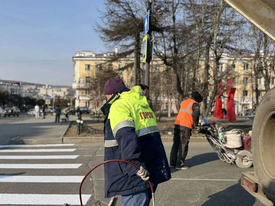 Горсвет приступил к нанесению дорожной разметки в Магадане Горсвет приступил к нанесению дорожной разметки в Магадане