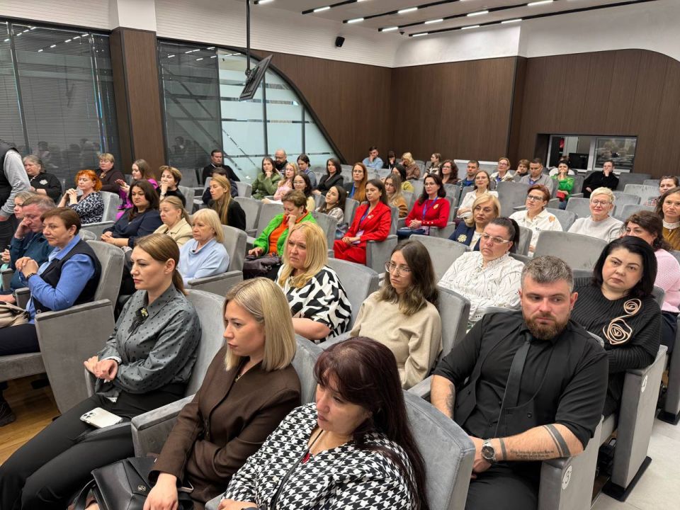 В культурно-общественном центре стартовал Всероссийский медиафорум «Русский Север» (12+) В культурно-общественном центре стартовал Всероссийский медиафорум «Русский Север» (12+)
